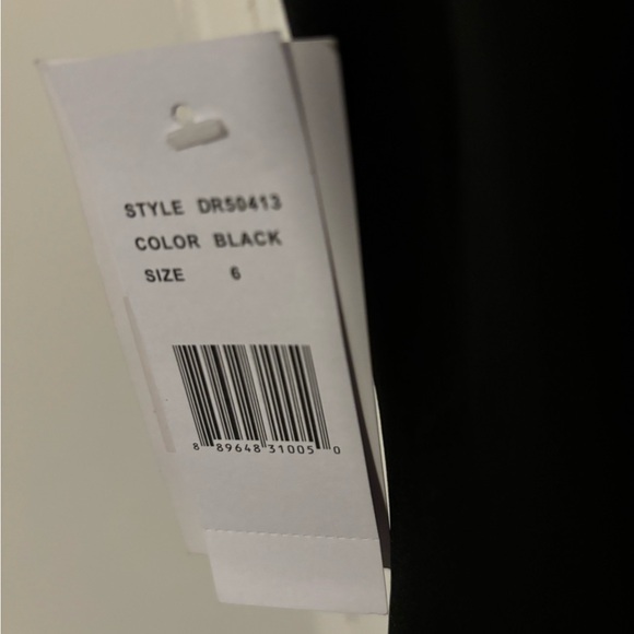 Donna Rico black sleeveless ruffle hem dress - Picture 8 of 9